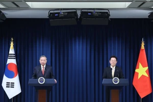 Tổng Bí thư Tô Lâm và Tổng thống Hàn Quốc Lee Jae Myung gặp gỡ báo chí.