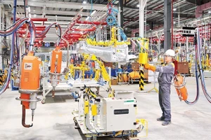 Sản xuất, lắp ráp ô-tô điện ở Vũng Áng.