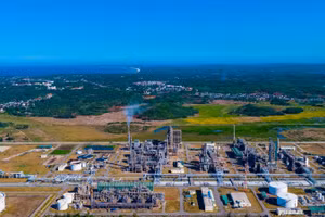 Công ty cổ phần Lọc hóa dầu Bình Sơn bảo đảm các hoạt động vận hành an toàn, giữ vững hoạt động sản xuất của NMLD Dung Quất ổn định, hiệu quả.