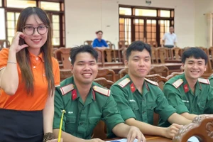 Chương trình “Tiếp bước người lính” hướng tới các thí sinh đã hoàn thành nghĩa vụ quân sự hoặc nghĩa vụ Công an nhân dân, nhập học FPT Polytechnic trong năm 2026.