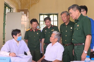 Nghị định số 343/2025/NĐ-CP ngày 28/12/2025 của Chính phủ có nhiều quy định mới về chế độ an điều dưỡng, chăm sóc khi mắc bệnh hiểm nghèo đối với sĩ quan Quân đội nghỉ hưu. (Ảnh: HÀ MY)