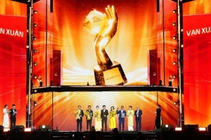 VinFast giành “bộ tứ” giải thưởng tại Vạn Xuân Awards: Dấu mốc của thương hiệu dẫn dắt