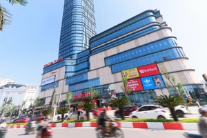 Vincom Plaza Vinh tọa lạc tại tòa tháp 37 tầng cao nhất khu vực Bắc Trung Bộ.