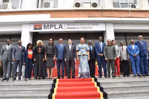Chủ tịch nước Lương Cường thăm Trụ sở Đảng Phong trào Nhân dân Giải phóng Angola (MPLA).