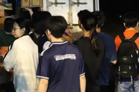 Người dân Thành phố Hồ Chí Minh chung sức đưa nhanh hàng cứu trợ tới miền trung