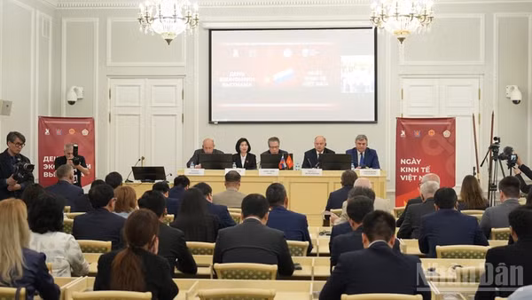 Lễ khai mạc Ngày Kinh tế Việt Nam ở Saint Petersburg. (Ảnh: XUÂN HƯNG)