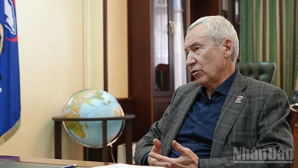 Ủy viên Đoàn Chủ tịch Hội đồng tối cao Đảng Nước Nga Thống nhất, ông Andrey Klimov. (Ảnh: XUÂN HƯNG)