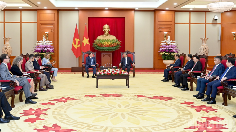 Tổng Bí thư Tô Lâm tiếp Đại sứ Hoa Kỳ Marc Knapper. (Ảnh: ĐĂNG KHOA)