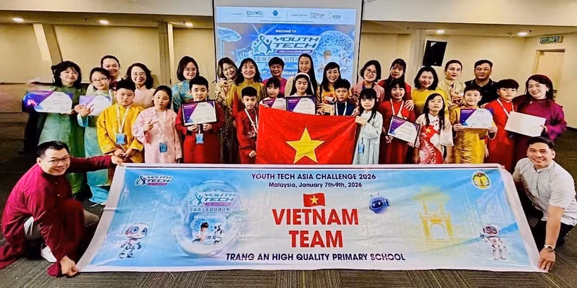 Đoàn học sinh Trường tiểu học Tràng An giành được thành tích xuất sắc tại Cuộc thi Công nghệ trẻ châu Á.