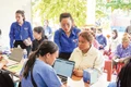 Khám, chữa bệnh, cấp phát thuốc miễn phí cho người dân vùng sâu, vùng xa trên địa bàn. (Ảnh KHOA CHƯƠNG)