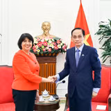 Bộ trưởng Ngoại giao Lê Hoài Trung tiếp Quốc vụ khanh Seema Malhotra.