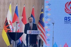 Thủ tướng Malaysia Datuk Seri Anwar Ibrahim phát biểu. (Ảnh: TTXVN)