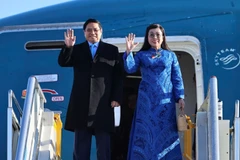 Thủ tướng Phạm Minh Chính và Phu nhân tới Johannesburg bắt đầu tham dự Hội nghị thượng định G20 và hoạt động song phương tại Nam Phi. (Ảnh: VGP/Nhật Bắc)