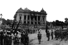 Những ngày Tháng Tám (1945) sục sôi ở Hà Nội. (Ảnh: TTXVN)
