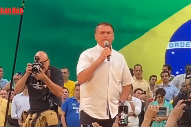 [Video] Cựu tổng thống Brazil J. Bolsonaro bắt đầu thi hành án 27 năm tù vì âm mưu đảo chính 