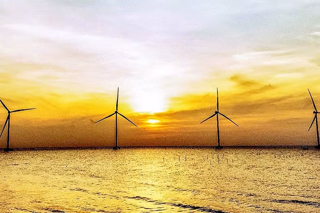 Công trình điện gió ngoài khơi ở vùng biển phường Trường Long Hòa, tỉnh Vĩnh Long.