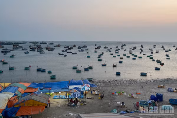 Làng chài Mũi Né sẽ được nâng cấp, chỉnh trang. (Ảnh: THANH HẢI)