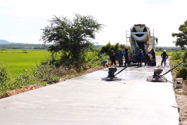 Đường nội đồng Chà Vầu liên thôn Phan Hiệp đến thôn Phan Hòa. (Ảnh: BÌNH MINH)