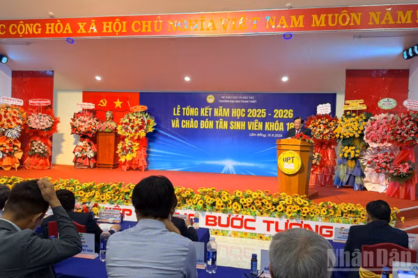 Trường đại học Phan Thiết có tỷ lệ sinh viên tốt nghiệp có việc làm đạt hơn 90%.