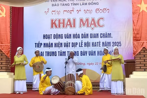 Lễ hội Katê của người Chăm tại xã Bắc Bình. (ẢNH: BÌNH MINH)