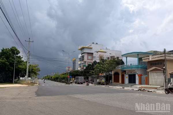 Liên Hương chú trọng đầu tư hạ tầng để thu hút doanh nghiệp. (Ảnh: THANH HẢI)