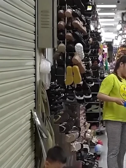 [Video] Đề xuất nâng ngưỡng doanh thu chịu thuế của hộ kinh doanh lên 500 triệu đồng/năm