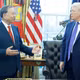 Tổng Bí thư Tô Lâm gặp Tổng thống Hoa Kỳ Donald Trump. (Ảnh: Thống Nhất/TTXVN)