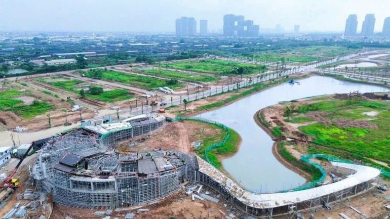 Tăng cường đầu tư cơ sở hạ tầng phục vụ phát triển kinh tế-xã hội. (Ảnh: PV) trienvong.jpg