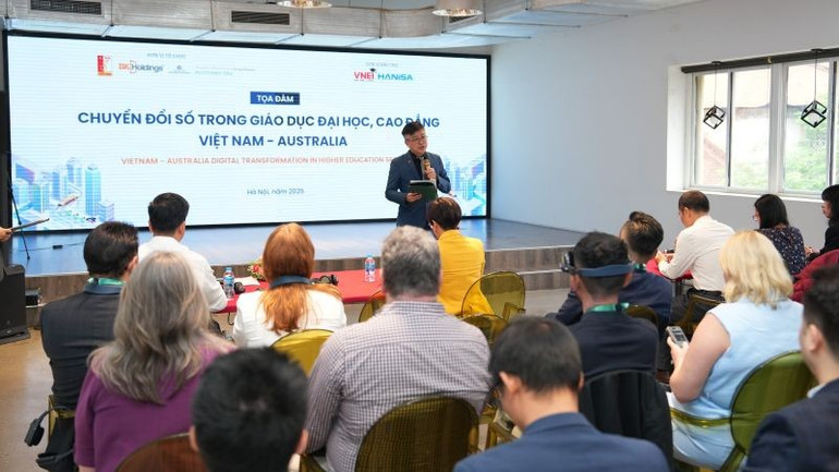 Ông Jonathan Saw, Tham tán Thương mại và Đầu tư Chính phủ Australia chia sẻ tại hội thảo. ausvn2.jpg