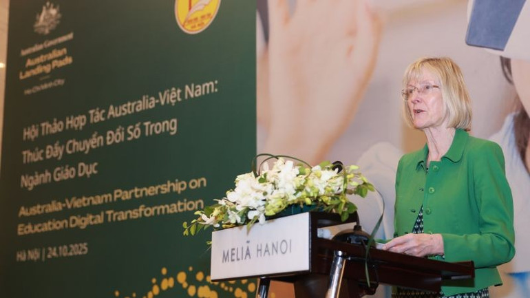 Bà Gillian Bird, Đại sứ Australia tại Việt Nam phát biểu tại hội thảo. ausvn1.jpg