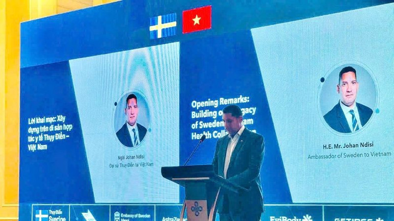 ທ່ານ Johan Ndisi ເອກອັກຄະລັດຖະທູດ ຊູແອັດ ປະຈຳຫວຽດນາມ. (ພາບ: PV) vntd1.jpg