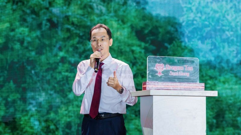 Bác sĩ Nguyễn Công Hân, sáng lập viên thương hiệu Dragon Tea Suối Giàng. (Ảnh: HNV) bshan-slv.jpg