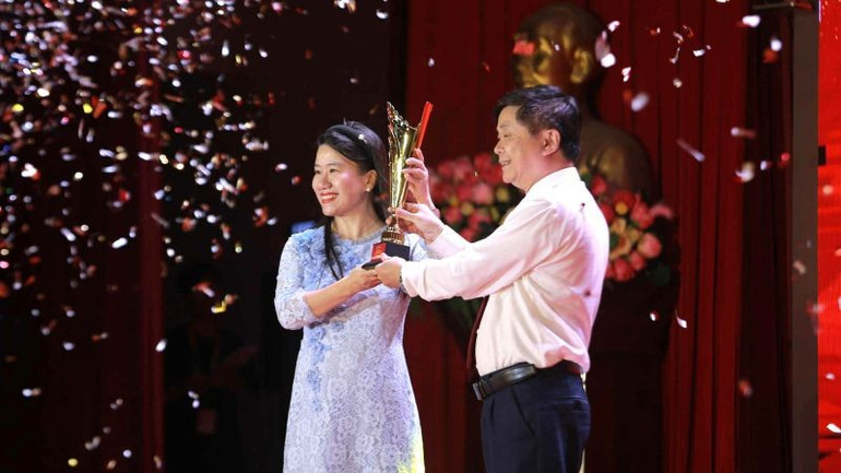 Lễ kỷ niệm 10 năm giải Báo chí Sóng Trẻ. (Ảnh: BAN TỔ CHỨC) anh-1.jpg