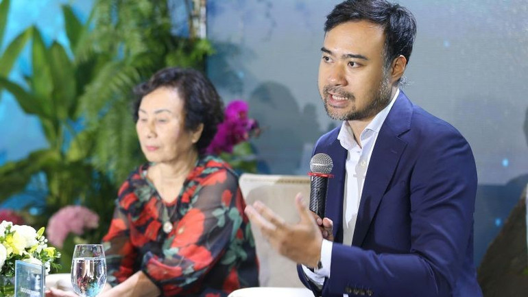 Ông Vũ Hồng Phong, Chuyên gia công trình xanh, Tổ chức Tài chính Quốc tế (IFC), thành viên Ngân hàng Thế giới (WB) chia sẻ tại tọa đàm. (Ảnh: PV) ongphong.jpg