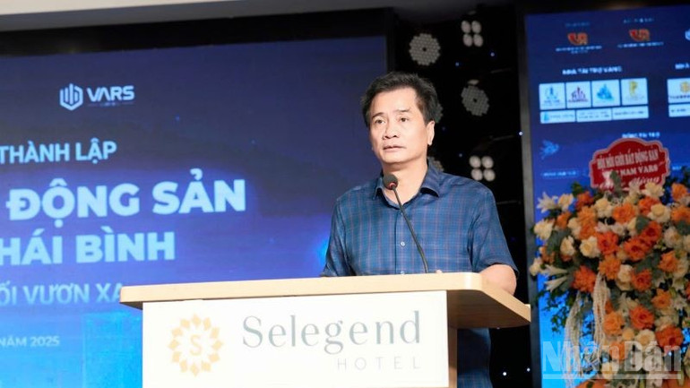 Tiến sĩ Nguyễn Văn Đính, Phó Chủ tịch Hiệp hội Bất động sản Việt Nam, Chủ tịch Hội Môi giới bất động sản Việt Nam. (Ảnh: PV) ndo_br_ra-mattb.jpg