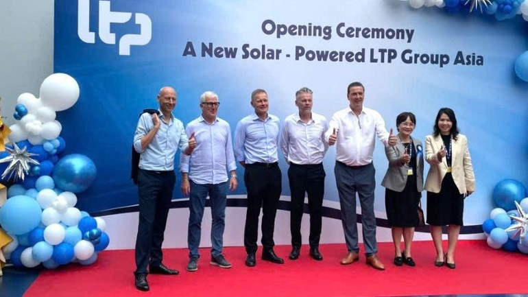 Các đại biểu tham dự buổi lễ. ltp4.jpg