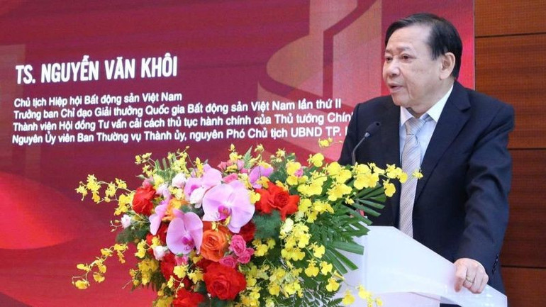Tiến sĩ Nguyễn Văn Khôi, Chủ tịch Hiệp hội Bất động sản Việt Nam, Trưởng ban Chỉ đạo giải thưởng. (Ảnh: PV) congbogt2.jpg