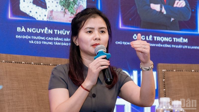Trưởng phòng Quản lý thị trường bất động sản (Cục Quản lý nhà và thị trường bất động sản, Bộ Xây dựng) bà Hoàng Thu Hằng. ndo_br_bahangbxd.jpg