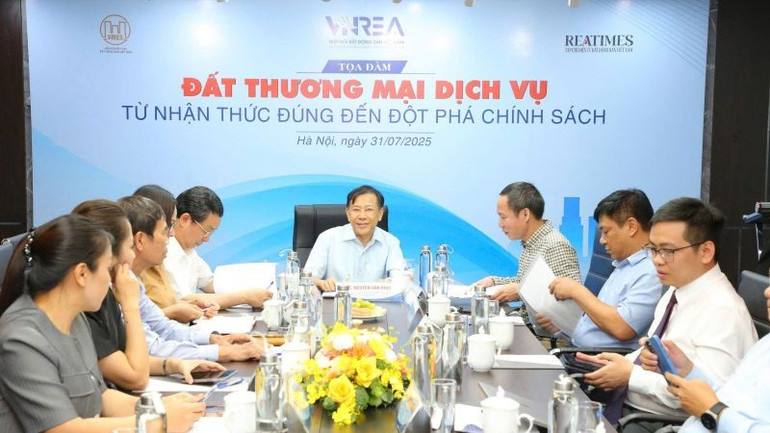 Toạ đàm thu hút đông đảo các nhà quản lý, các chuyên gia và doanh nghiệp tham dự. (Ảnh: PV) toadamdtmdv2.jpg