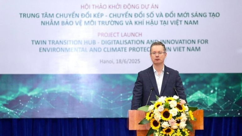 Giám đốc Phát triển kinh tế bền vững của Tổ chức Hợp tác quốc tế Đức (GIZ) tại Việt Nam Dennis Quenneth. (Ảnh: PV) dai-diengiz.jpg