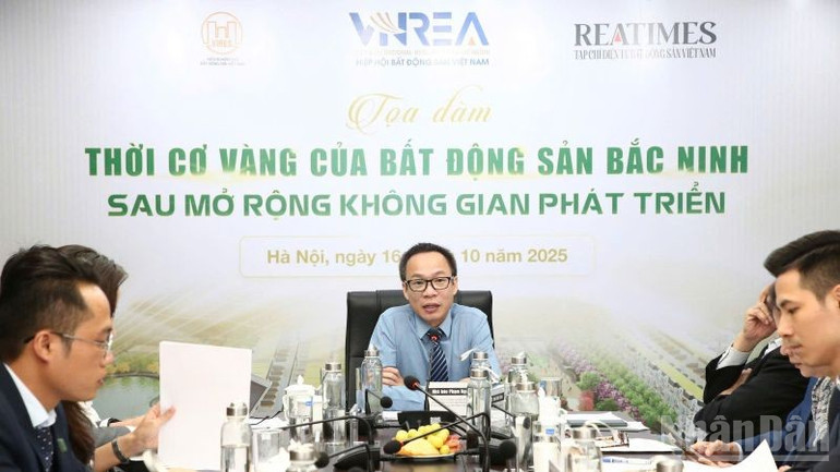 Các đại biểu tham dự Tọa đàm “Thời cơ vàng của bất động sản Bắc Ninh sau mở rộng không gian phát triển”. (Ảnh: HNV) ndo_br_bdsbn1.jpg