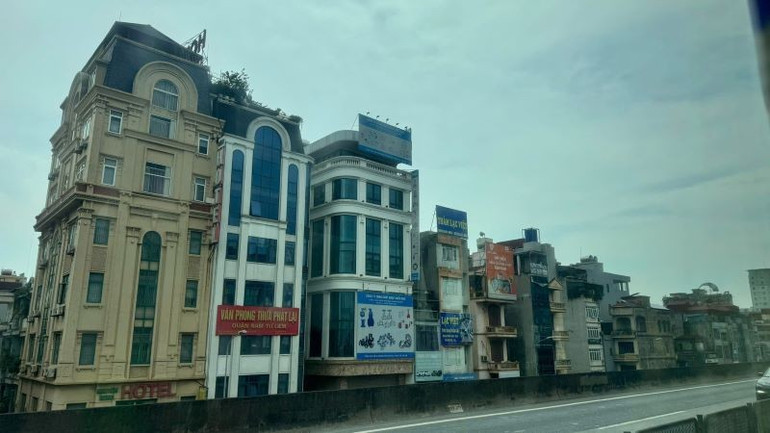 Thị trường nhà ở Việt Nam đang tích cực chuyển biến theo hướng ưu tiên khu dân cư chung quanh khu vực mật độ giao thông công cộng cao. (Ảnh: HNV) nhao2.jpg