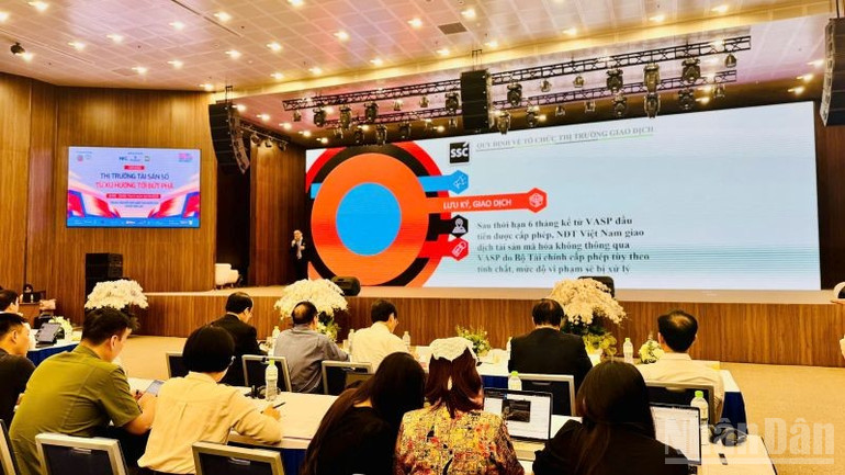 Quang cảnh diễn đàn. (Ảnh: HNV) ndo_br_blockchain.jpg
