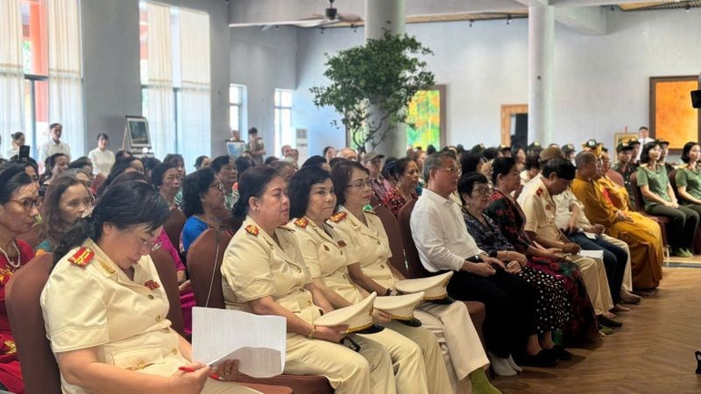 Các đại biểu tại lễ tri ân. trian.jpg
