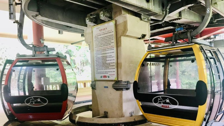 Cáp treo, một trong nhiều ứng dụng khoa học công nghệ trong đời sống của con người hiện nay. (Ảnh: HNV) khcn2.jpg
