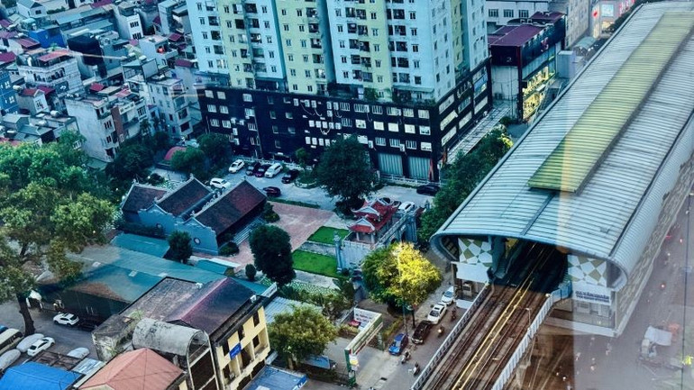 Đường sắt trên cao, một điểm ga khu vực Hà Đông (Hà Nội), một thành quả từ ứng dụng khoa học công nghệ giúp nâng cấp hạ tầng giao thông đô thị. (Ảnh: HNV) khcn3.jpg