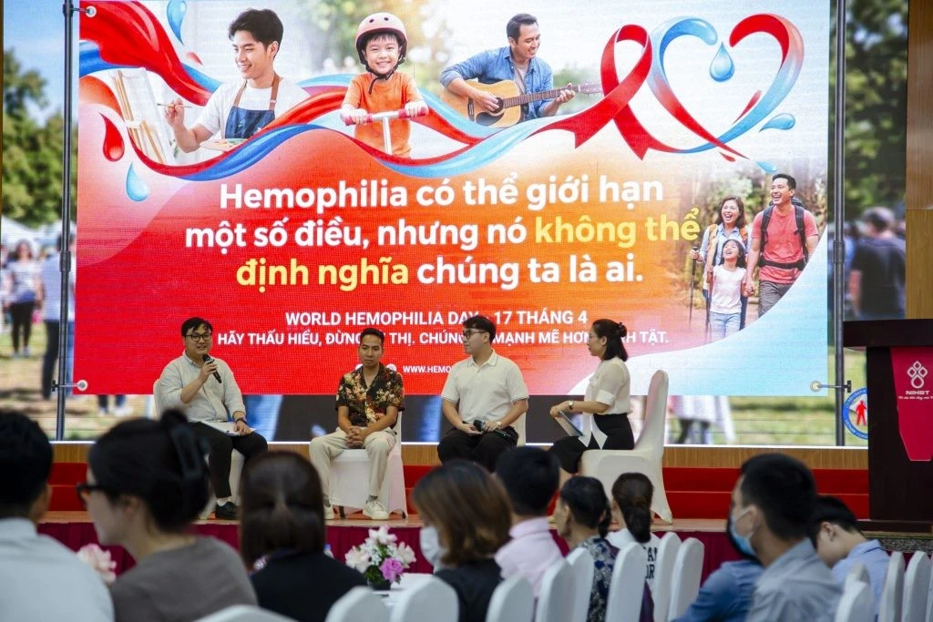 Nghị lực vượt bệnh máu khó đông: Câu chuyện truyền cảm hứng từ Nguyễn Mạnh Huy và Hà Đức Hải