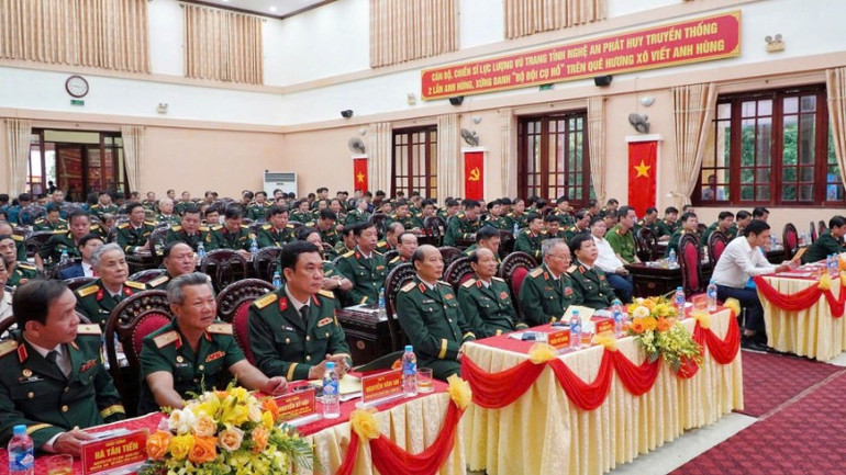Các đại biểu tham dự buổi lễ. z6918286891610-c8af6af4568df41467c9f3992a59c6ef.jpg
