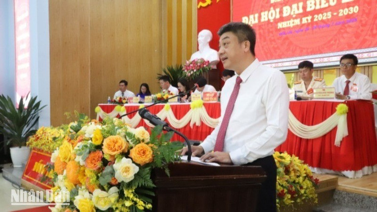 Đồng chí Từ Thái Giang, Ủy viên Ban Thường vụ Tỉnh ủy Đắk Lắk, Bí thư Đảng ủy phường Buôn Ma Thuột phát biểu chỉ đạo đại hội. img-2091-7336-5737.jpg