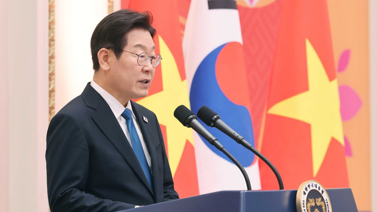 Tổng thống Hàn Quốc Lee Jae Myung phát biểu. (Ảnh: Thống Nhất/TTXVN) vna-potal-tong-thong-han-quoc-va-phu-nhan-chu-tri-quoc-yen-chao-mung-tong-bi-thu-to-lam-va-phu-nhan-8203994.jpg
